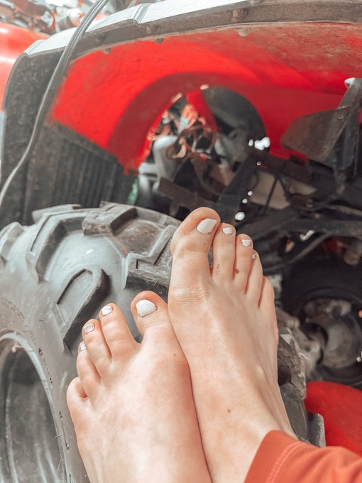 Baby Kayy - Bare all day😌✨ #feetworshi̇p #feetfetısh https://t.co/uwC9LmZ5RZ