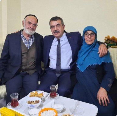 <a href="/illaerzincan24/">ErzinCanlı🇹🇷❤️</a> Şuraya bir ADAM resmi bırakalımda  dosta güven düşmana  korku versin 🇹🇷 #YusufTekinYalnızDeğildir