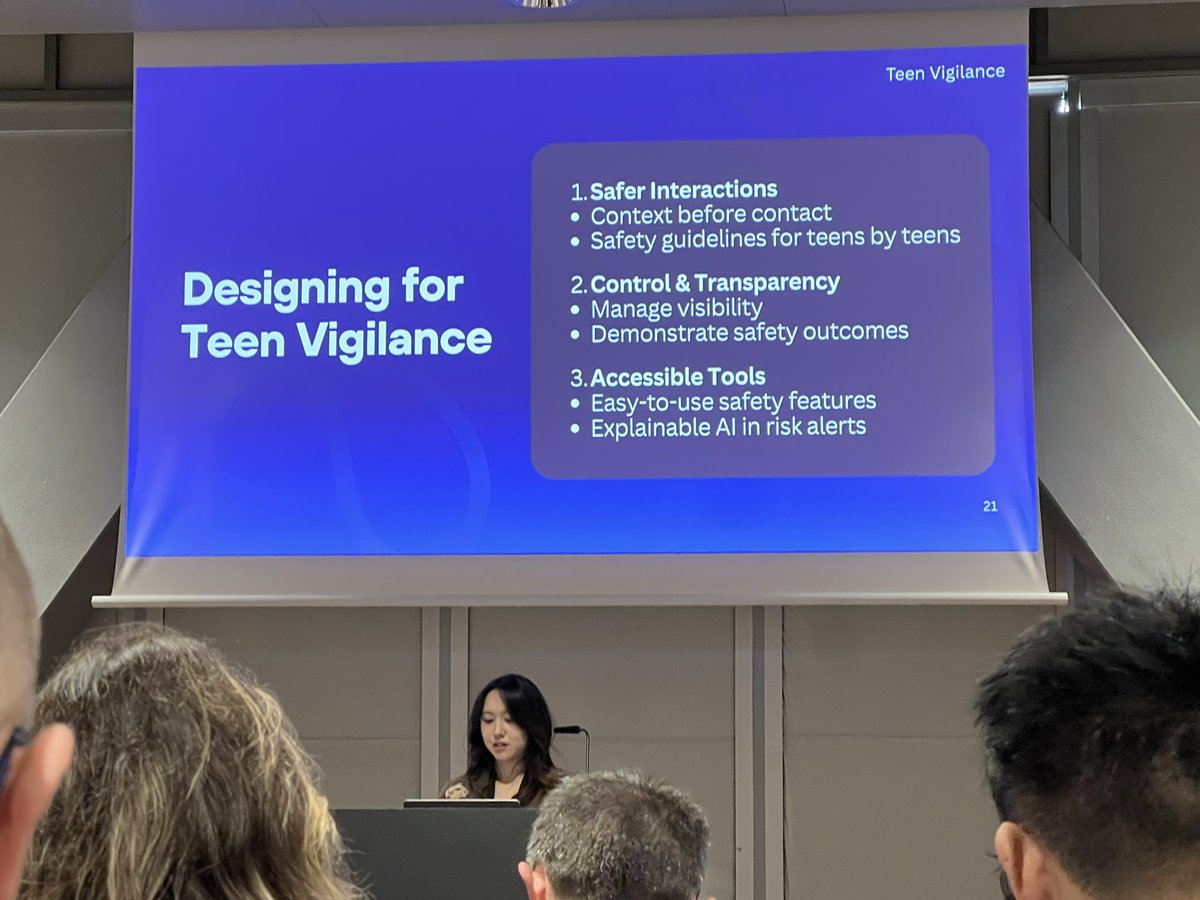 :3c Elena tweet media