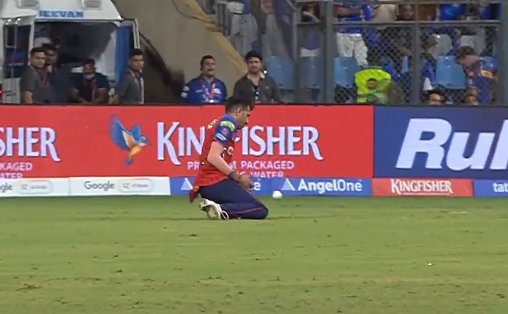 krishp_1's tweet photo. Cute chahal missed dolly 😭 🤡 https://t.co/cFJcknbV52