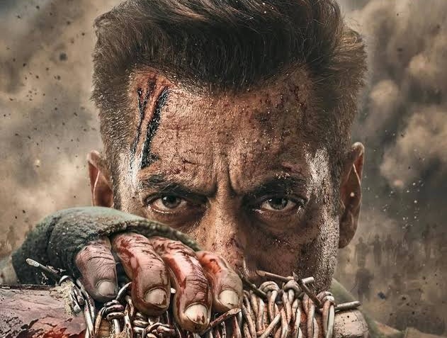 KashifCriticz's tweet photo. #SalmanKhan made a ₹300 Cr patriotic film on the Galwan conflict🇮🇳

• Title GALWAN asked to changed →renamed #Maatrubhumi
• China references removed
• War narrative shifted toward family drama

Anti-Pakistan film get open backing… why hesitation when it comes to China? 🤔🔥 https://t.co/U4rN3Trlc7