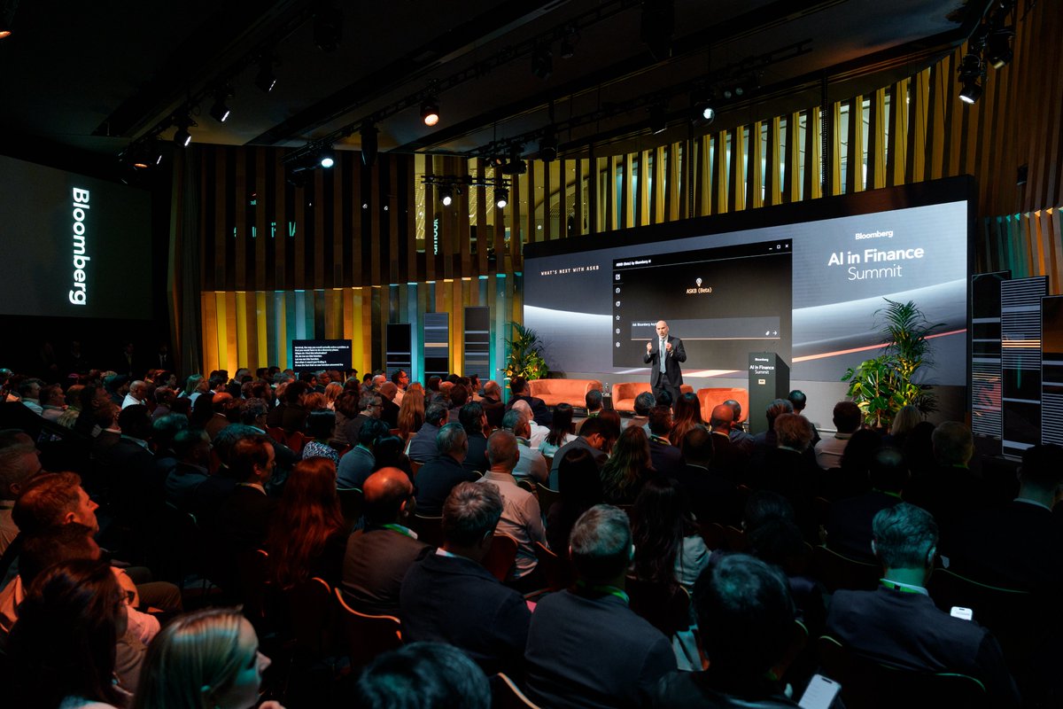TechAtBloomberg's tweet photo. At today's #AI in Finance Summit in London, @Bloomberg CTO Shawn Edwards unveiled the 2026 ASKB roadmap, showing how ASKB will evolve from a conversational #AI interface into a fully integrated, enterprise-grade #AgenticAI engine for finance
https://t.co/F4IHp0pffo

#AIinFinance https://t.co/IwzUsKsVrc