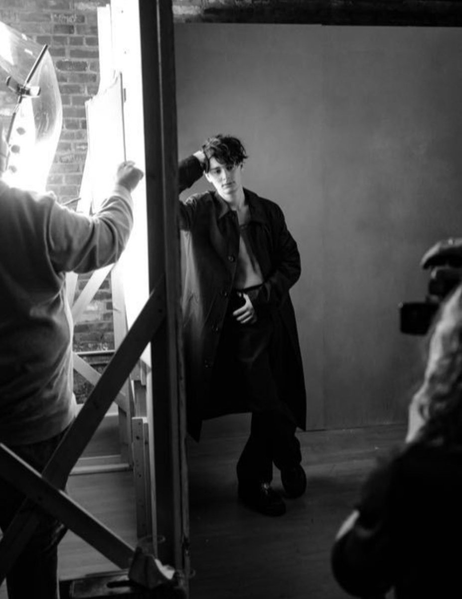 AngelInTheRightSideUp tweet media