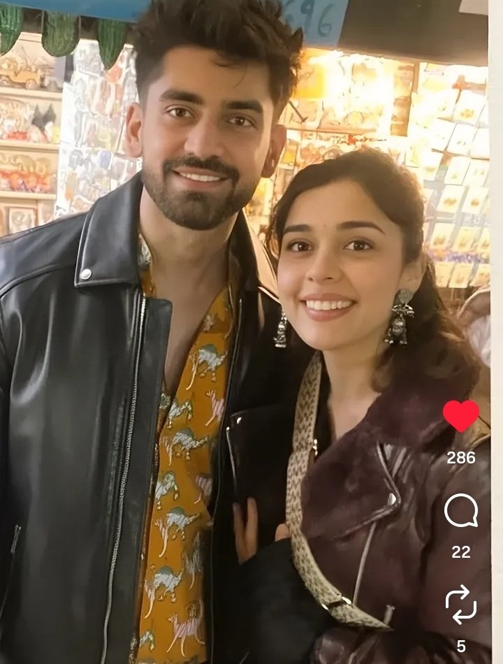 MokashiShruti's tweet photo. Unki jodi ko dekh kar har dil yahi kehta hai khuda ne kuch khaas hi banaya hai.
SHUKRIYA FT AVISHA https://t.co/81fhzyiEci