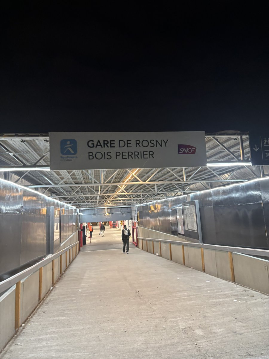 Fuck every station in FRANCE tweet media