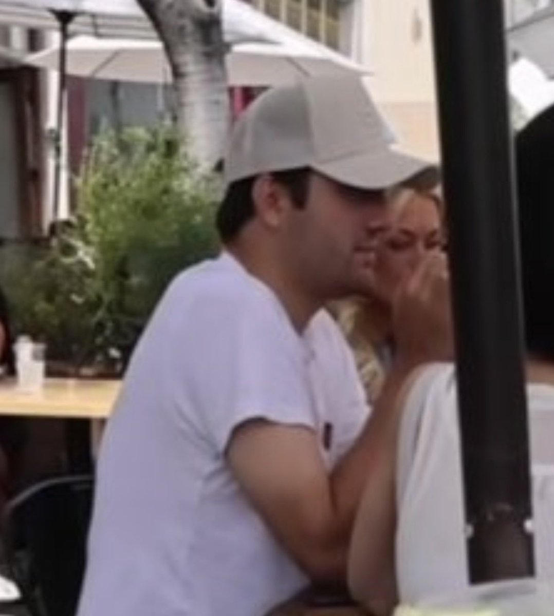 Qsama bin Johnston tweet media