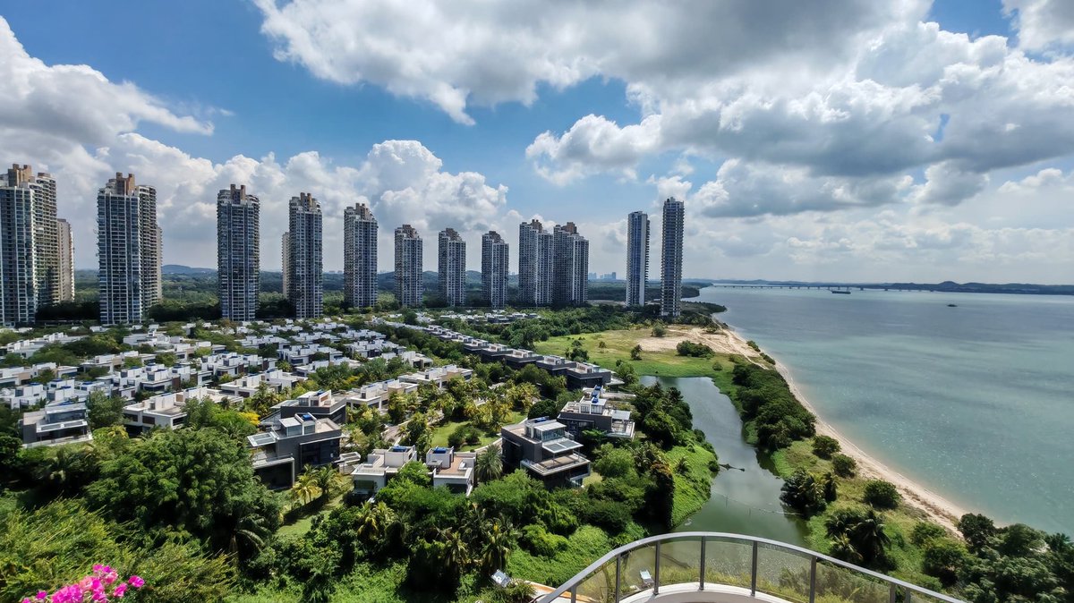 Grafilab_io's tweet photo. A good trip to visit network school at Johor, Malaysia where it's a whole new hub for digital nomads. We stand a chance to talk to founders and KOLs to exchange ideas about the future of the AI paradigm shift. https://t.co/7W1nxvjlRR