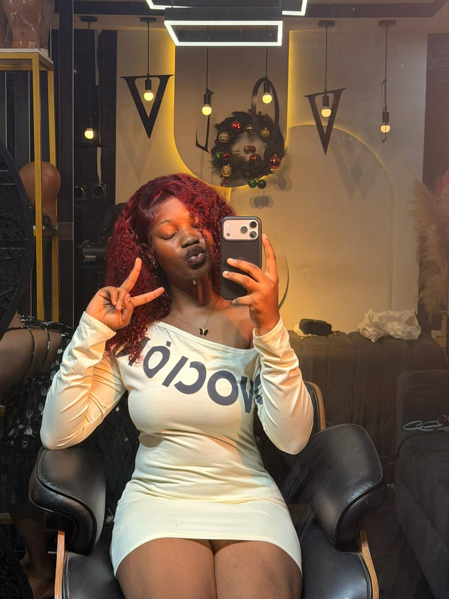 buoyantrox's tweet photo. 9-5 niggas can't bag me. https://t.co/RzXilbgXYi