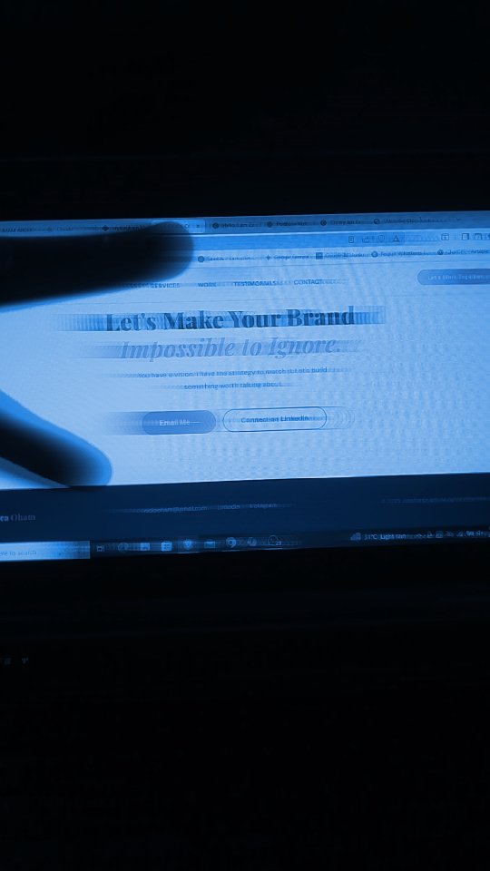 Need a clean, job ready portfolio that attracts high paying clients??

Dm me🤩