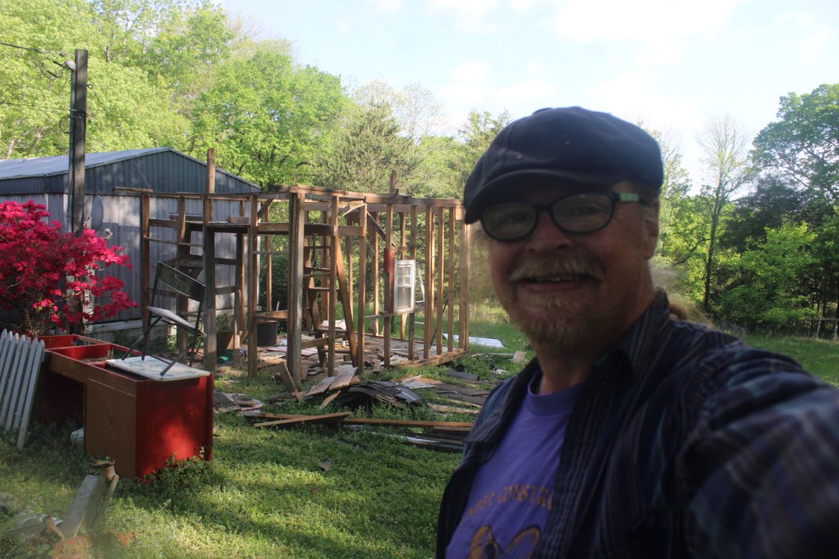 docsanderson's tweet image. #Scientists #Carpenter #RestorationProject #Wolves #Mates @NatGeo @HeartsofHeroes_ @Nature
@Ginger_Zee Lizzie Mags G Im moving Slow easing back into deconstruction this is #DANGEROUS 1 mistake and i dont make the bloopers reel. i got the center rafter down. Mwah Bold&amp;amp;Brave Lelon