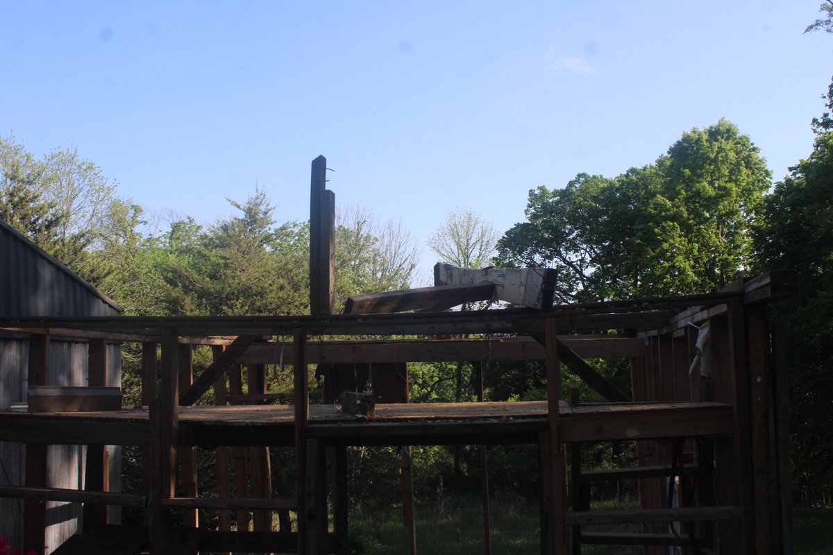 docsanderson's tweet image. #Scientists #Carpenter #RestorationProject #Wolves #Mates @NatGeo @HeartsofHeroes_ @Nature
@Ginger_Zee Lizzie Mags G Im moving Slow easing back into deconstruction this is #DANGEROUS 1 mistake and i dont make the bloopers reel. i got the center rafter down. Mwah Bold&amp;amp;Brave Lelon