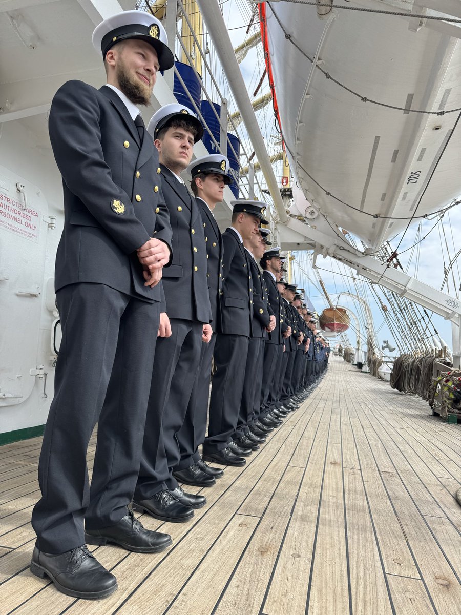 Krzysiek Puternicki tweet media