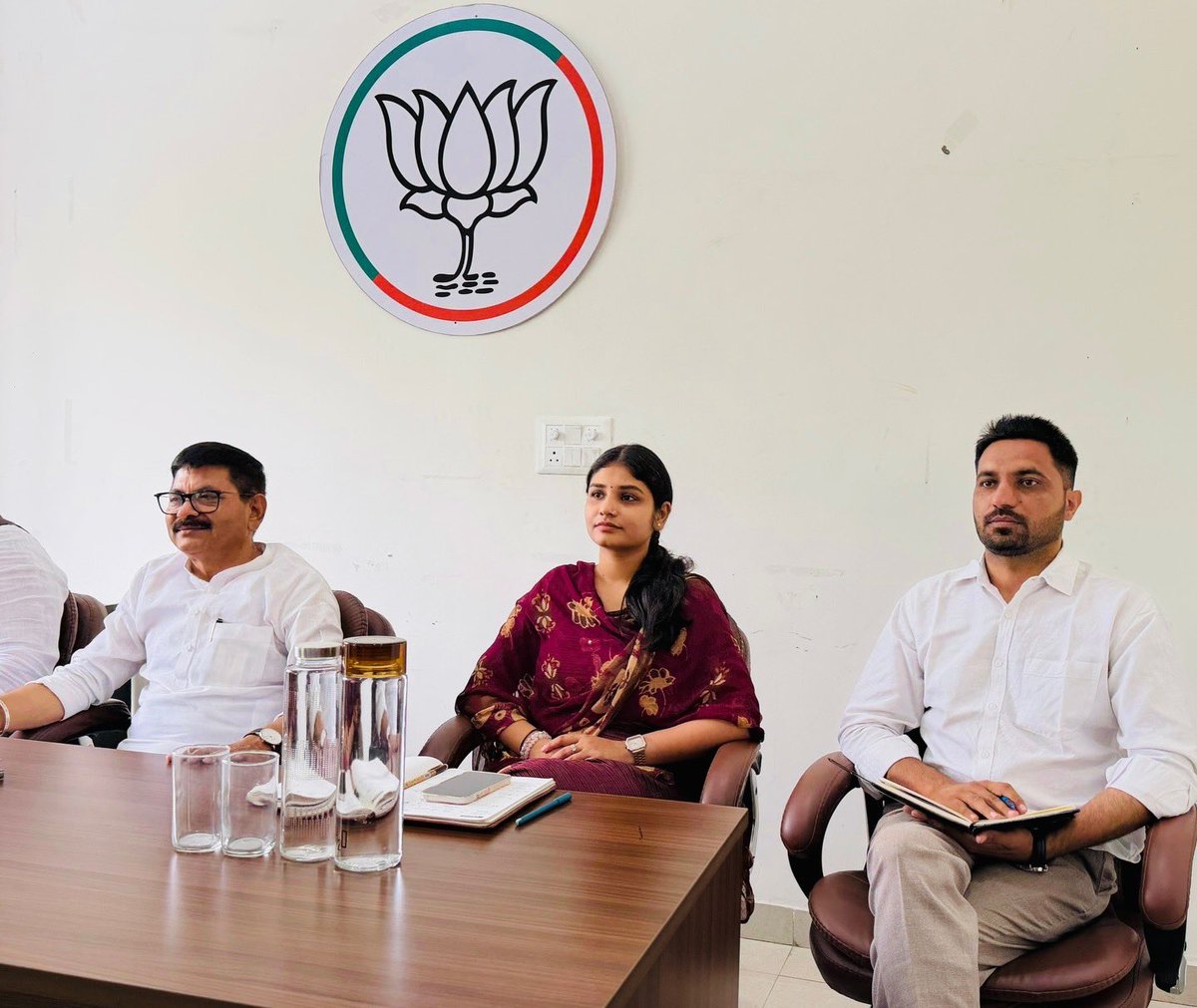 PrasantaChawar1's tweet photo. Haryana BJP State Organization General Secretary, @PhanindranathS3  ji held a meaningful discussion with the youth from various districts of Haryana on the subject of involving more #youth in politics as per the vision of Honorable Prime Minister @narendramodi ji. 

@PMOIndia https://t.co/gLyxZg9oFE