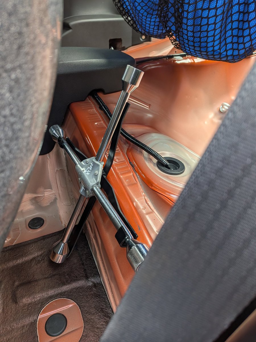 THR-SKMT tweet media