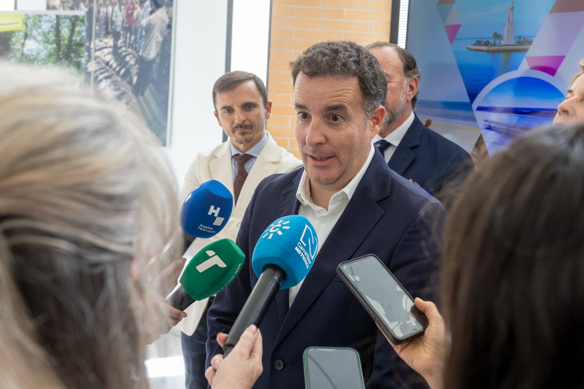 foehuelva's tweet image. “Huelva es una provincia que miramos mucho”. 👀 Las palabras de José María Rosell, CEO de Hoteles Senator, en el III Foro de Turismo de la Provincia de Huelva refuerzan el valor de un destino con enormes posibilidades de crecimiento. 🏙️🌊 
#FOE #Huelva #Turismo #ProvinciaDeHuelva