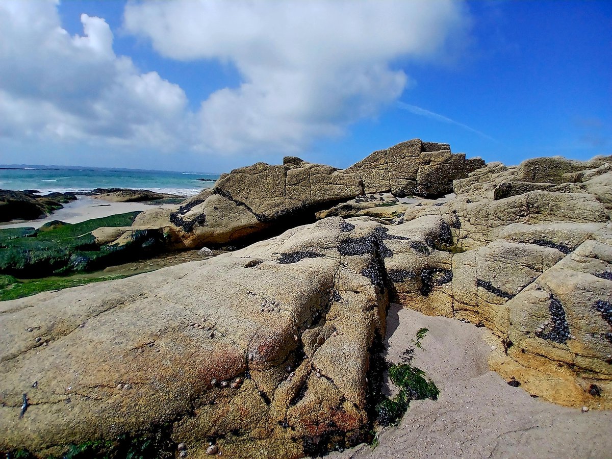 valerie7456's tweet photo. Le retour d’un beau soleil printanier sur la côte bretonne ☀️🌊😊
#Bretagne https://t.co/C2Q4S9hvQc