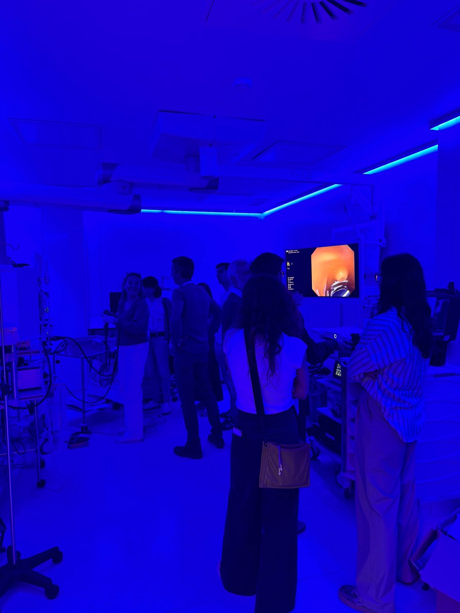 SEEDendoscopia's tweet photo. Talleres de simulación #SEEDlive2026 👏
Así hemos vivido los hands on en #CPRE y #USE biblio-pancreática, #diseccion y #sutura  #endoscopiadigestiva
Un entrenamiento práctico intensivo diseñado por la Sociedad Española de Endoscopia Digestiva, para que médicos residentes, gastroenterólogos y cirujanos adquieran habilidades técnicas reales en un entorno seguro y controlado
https://t.co/mTbMYyIiGH