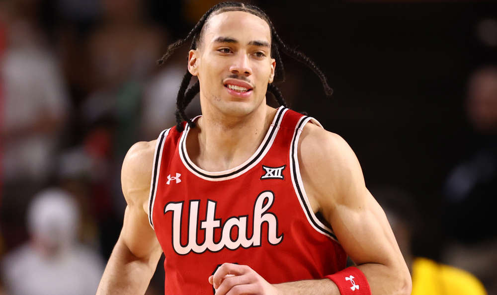 JayhawkSlant's tweet image. Keanu Dawes didn't need much time to know he was headed to KU. 

He said he told Bill Self early on the visit he was committing and got a "big hug" from KU's coach. More on his decision to choose the Jayhawks. #kubball

More:
on3.com/sites/jayhawk-…