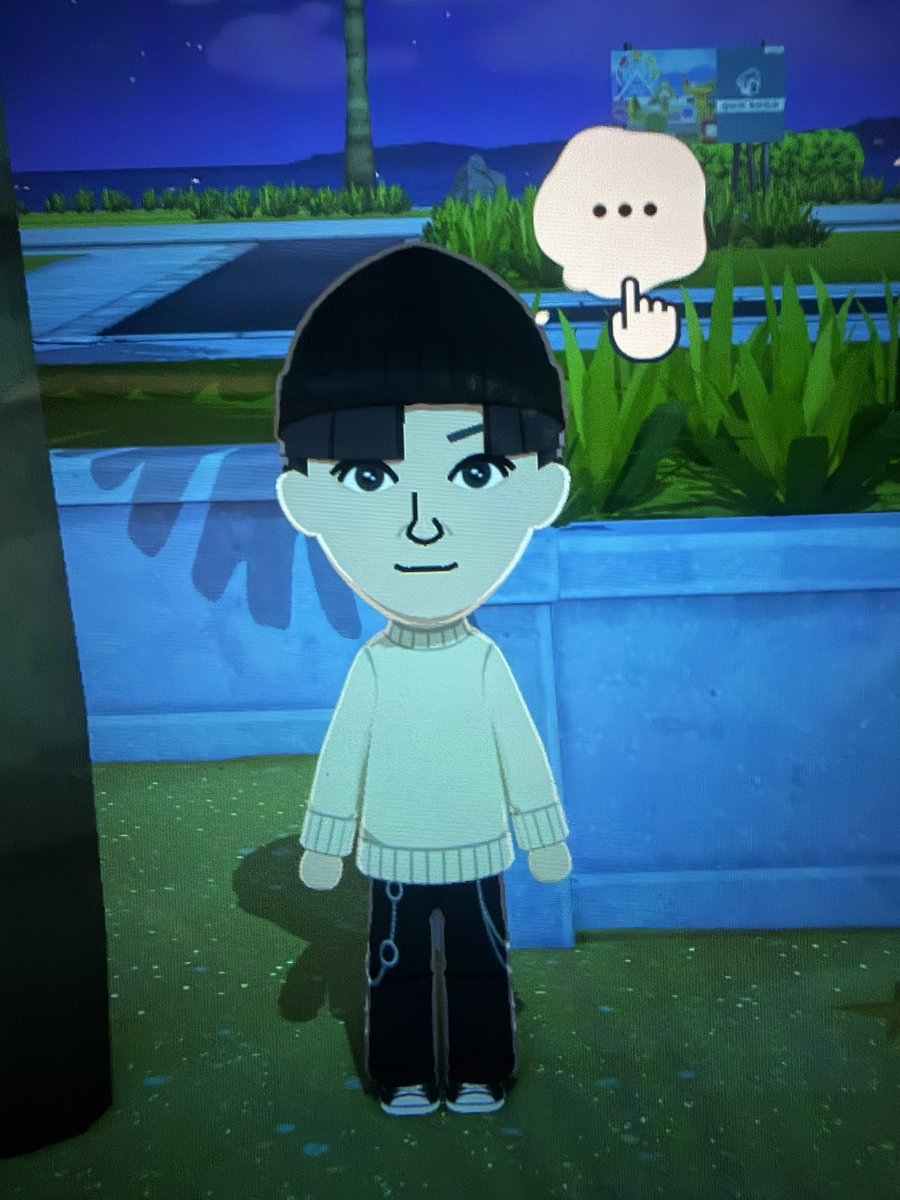 下手くそなのは置いといて服見て