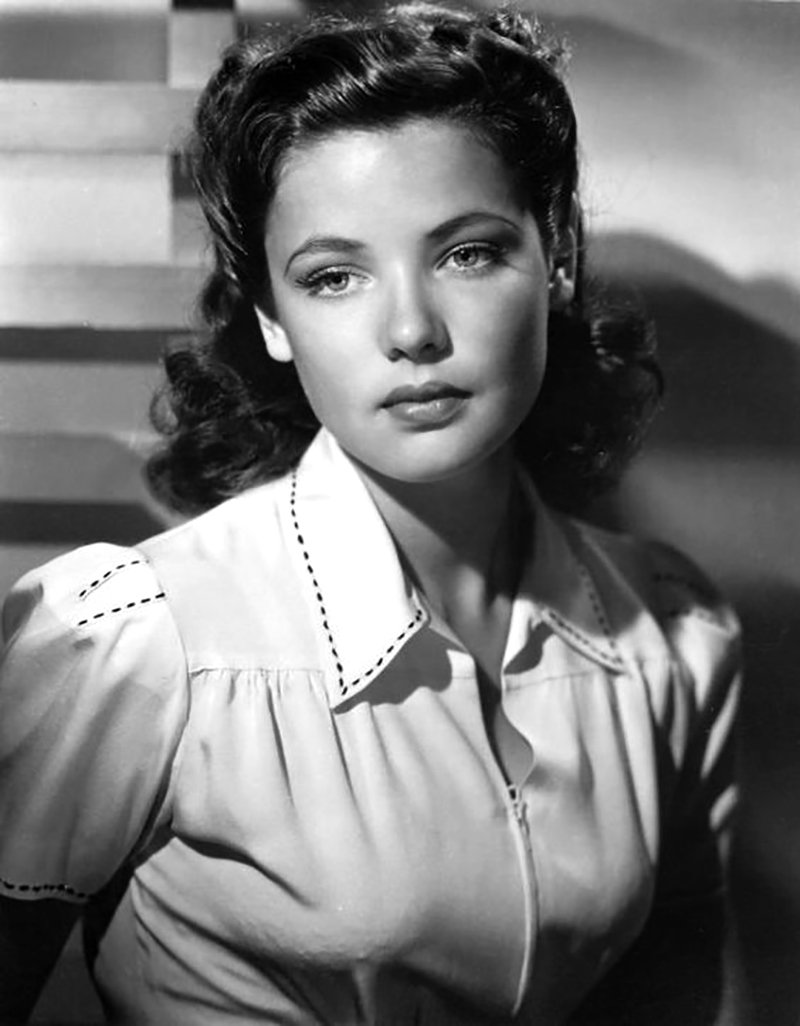 Con rasgos delicados, pómulos marcados y una boca sensual, Gene Tierney era una mujer deslumbrante, de una elegancia impecable y una belleza enigmática.