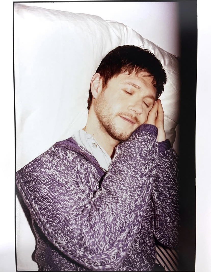 Nueva foto de Niall para la revista Rollacoaster ✨

© nimiewill