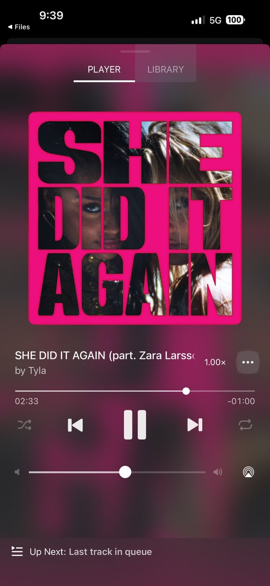 Laura🧛‍♀️ tweet media