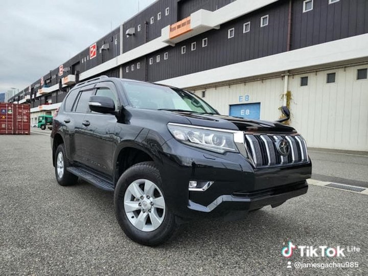 muturiru's tweet photo. 2019 Toyota Landcruiser Prado 2700cc Petrol 32000km.

KES 5.2m. 

#JremysAuto https://t.co/hcrP8iRdMM
