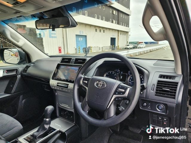 muturiru's tweet photo. 2019 Toyota Landcruiser Prado 2700cc Petrol 32000km.

KES 5.2m. 

#JremysAuto https://t.co/hcrP8iRdMM
