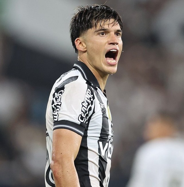 botafogosanews's tweet image. | Em Breve Tranferencias 

@Botafogo já se prepara para a próxima Janela de tranferencias. 
Alguns jogadores podem estar de saída.  O clube precisa movimentar o fluxo de caixa e na atual situação de disputa de poder dentro da Eagle ,será necessário.

#Botafogo #Transfers