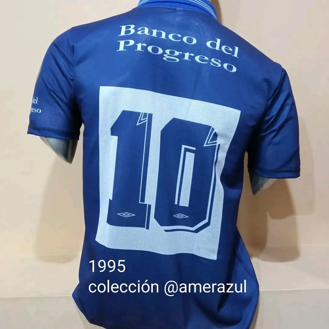 amerazul's tweet photo. #UnDiaComoHoy.
16.04.1995.
Campeonato nacional.
Estadio Capwell.
@CSEmelec 4(I.Ron  2 y E.Hurtado 2).
Olmedo 1(M.Mesias).
Cc @ivoron101 @ElTanqueHurtado
Camiseta retro 1995, de venta "tienda online Amerazul".
 WhatsApp 0959279315 https://t.co/HQM7JuT8i1