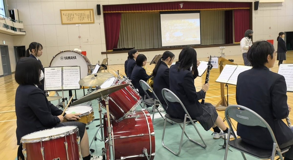 NoA_wind_tuba's tweet image. 今日までの1週間、部活体験＆見学期間でした！手を尽くしました!!
“仲間たち”も我が仲間が増える機会に気持ちが高まりました!!!
本登録で何人来てくれるかな…極小編成でも期待してます!!!!!
  #吹奏楽部  #音楽は心  #KWB
 #極小編成吹奏楽部