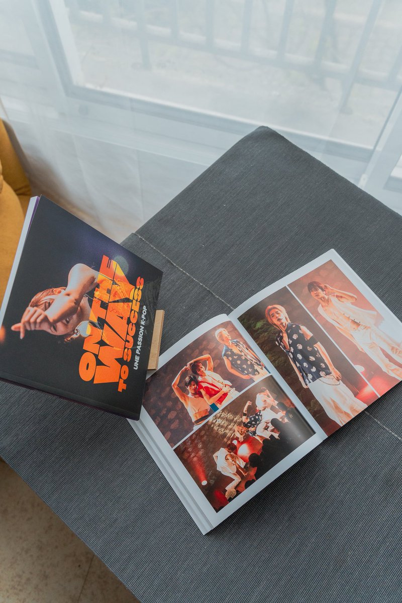 Shin_Baka's tweet photo. I don't tweet in English often, but I had to share this! My photos of KPOP artists in Paris were published in a booklet for the French retailer Fnac! 😳
Kind of weird to see the booklet in stores, but I’m still proud of it! Even if I'm not into KPOP photos anymore 🥹 #なとフォト https://t.co/jh51rFdqrM