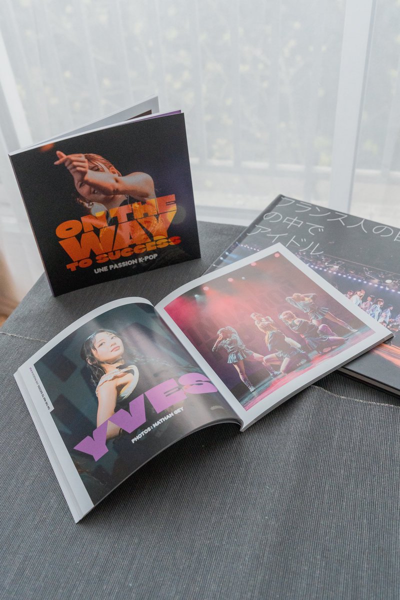 Shin_Baka's tweet photo. I don't tweet in English often, but I had to share this! My photos of KPOP artists in Paris were published in a booklet for the French retailer Fnac! 😳
Kind of weird to see the booklet in stores, but I’m still proud of it! Even if I'm not into KPOP photos anymore 🥹 #なとフォト https://t.co/jh51rFdqrM