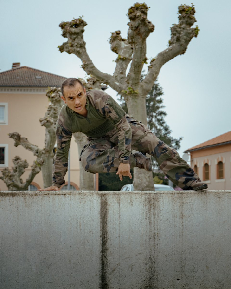 17eRGP's tweet image. Les sapeurs-paras du #17RGP se sont mesurés aux premières épreuves sportives des CCPM, afin de maintenir et d’évaluer leur condition physique💥

Tous se sont dépassés avec l’esprit du régiment de l'urgence : détermination et exigence 👊

Et toi, #PeuxTuLeFaire ? 🇫🇷