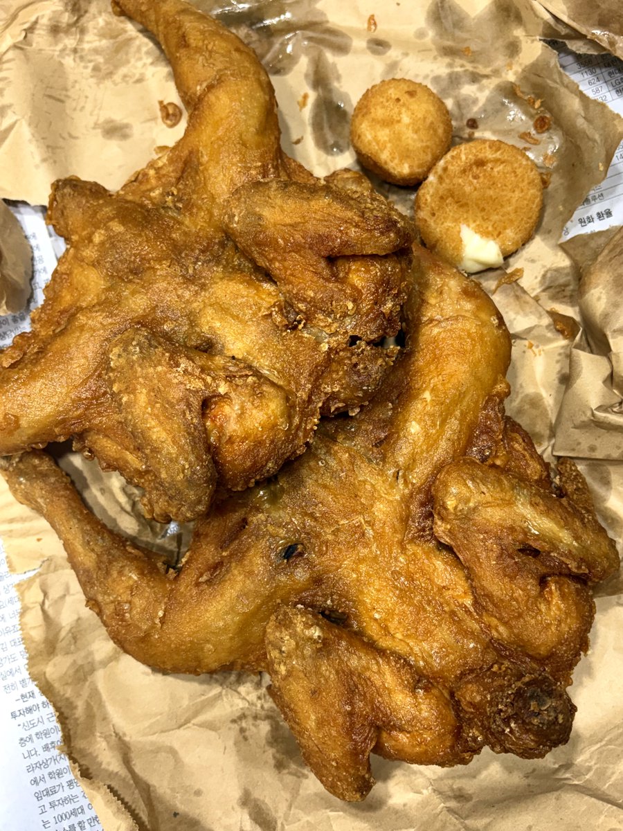 먹돈이 tweet media