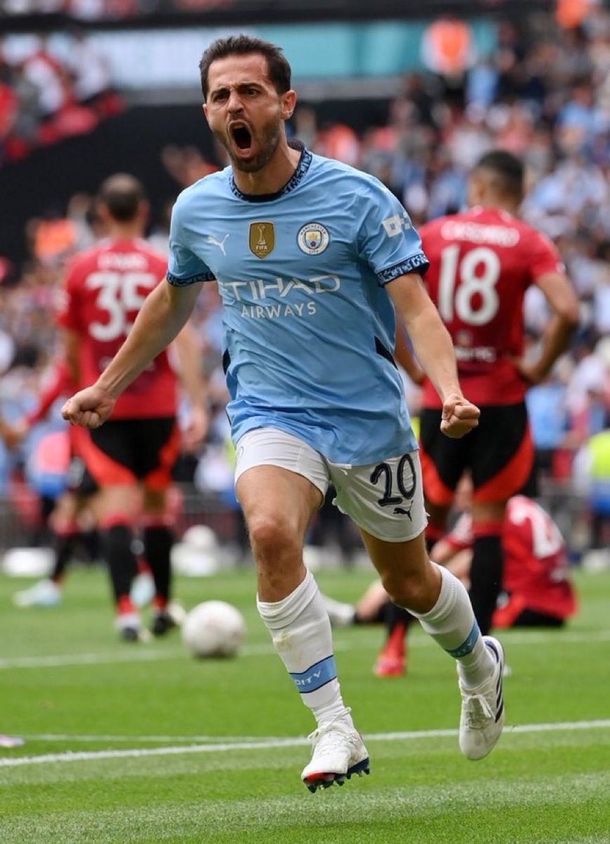 Absolutely gutted! 😞 9 years. Countless moments. Just pure class.
The word legend gets used a lot but this man is definitely one in my eyes. 
<a href="/BernardoCSilva/">Bernardo Silva</a> just got it 🩵what it means to play for the shirt. 👕 The work rate, the fight, the quality when it mattered most. 
One