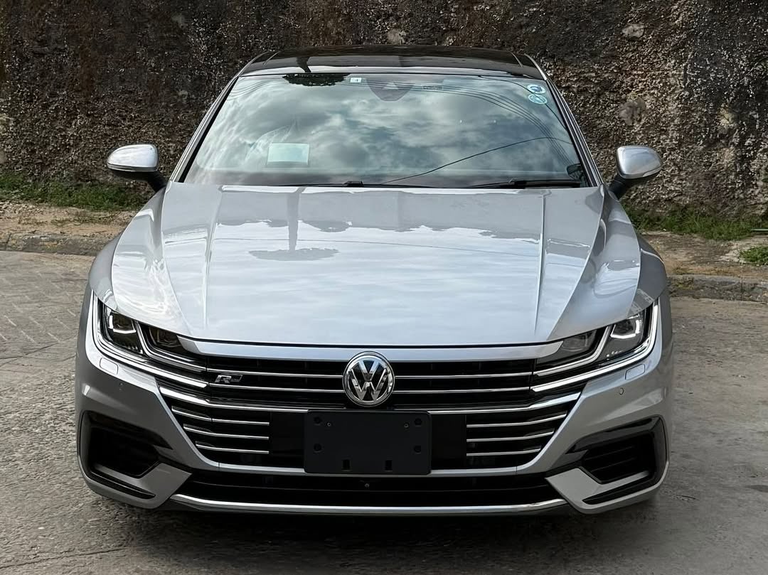 Cars in Kenya tweet media