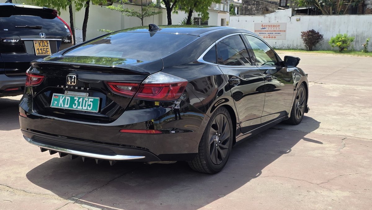 Cars in Kenya tweet media