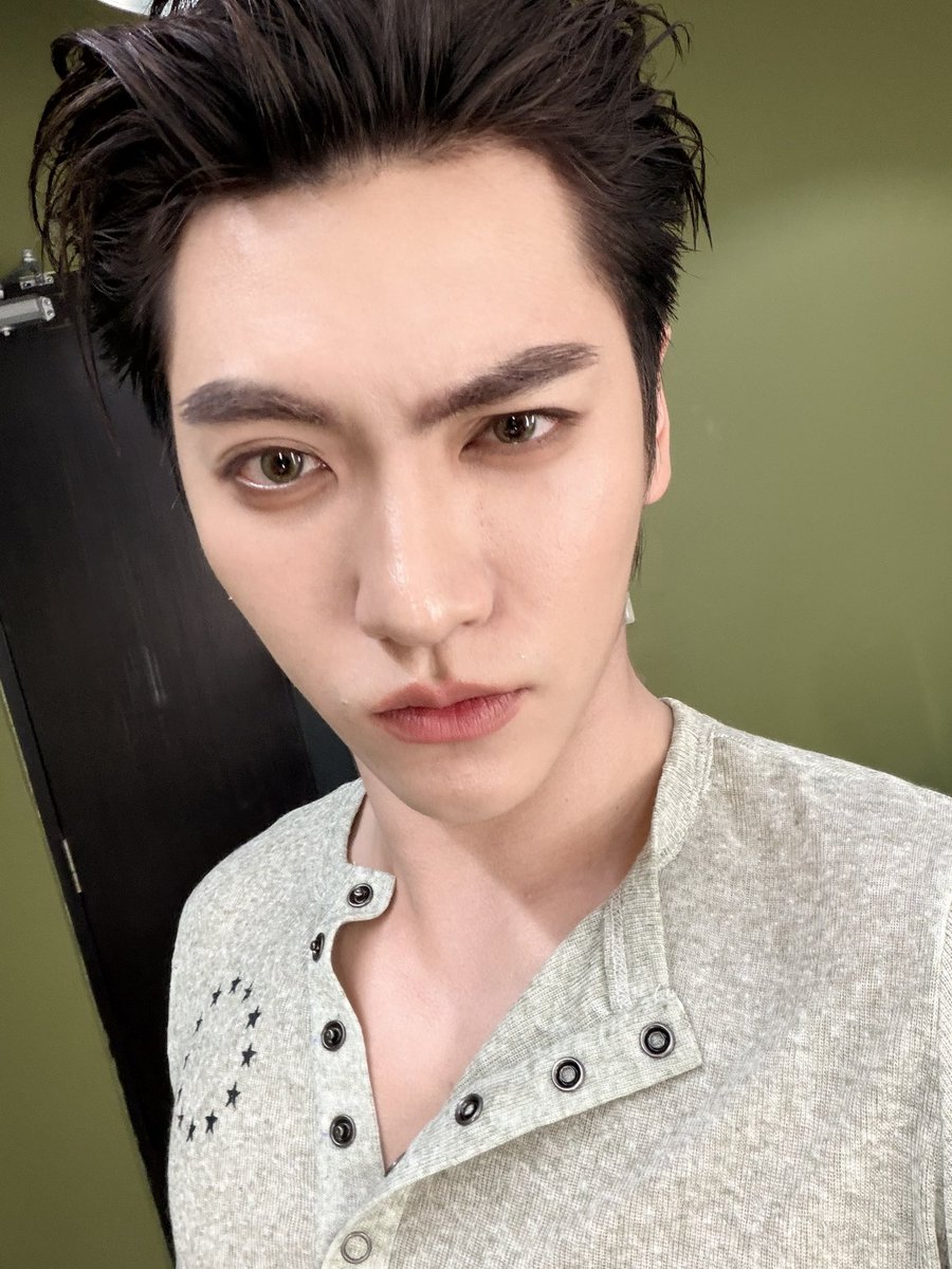 BOSS.CKM tweet media