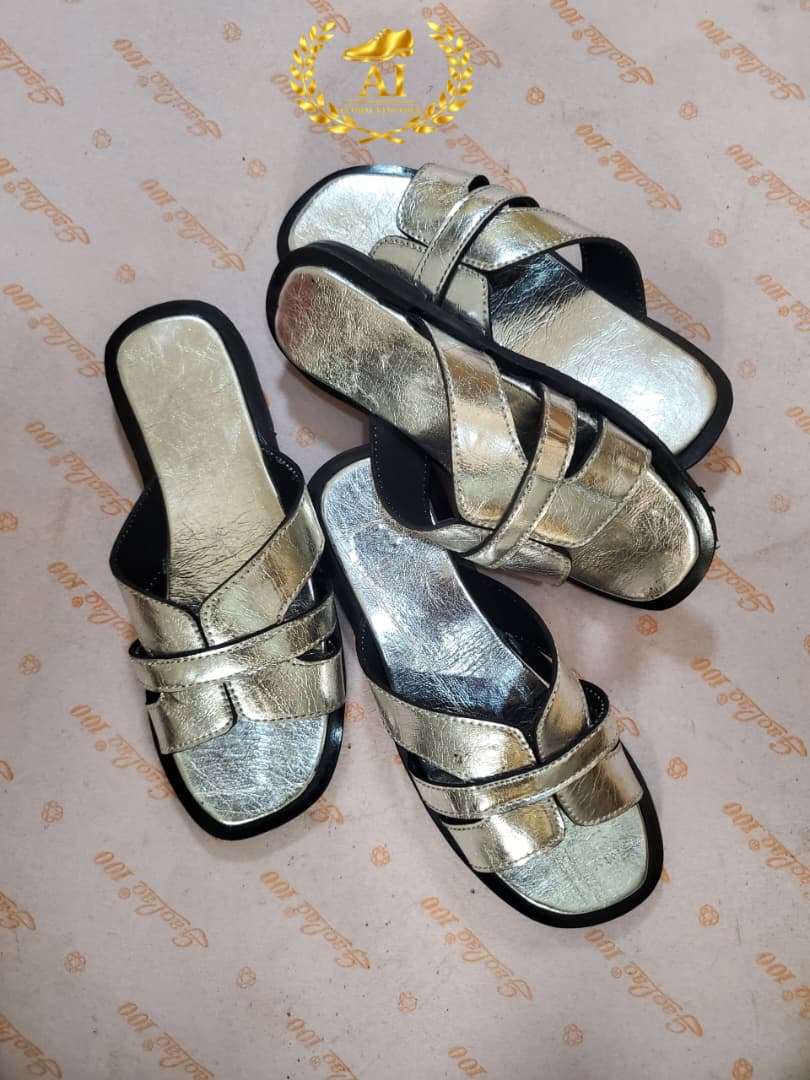 AyoIsaacOn24637's tweet image. Covered. Comfortable. Confident.
A shoe designed for people who take their steps seriously.

📩 DM to order
wa.me/+2349063601695
Email: ayoisaacglobalventures@gmail.com
Website: aigv. com. ng
#AIGlobalVentures #AIGV #Footwear #CustomShoe #Quality #shoes #SlidesAndSandals