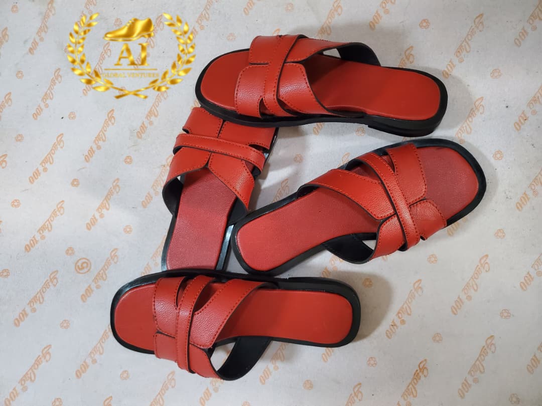 AyoIsaacOn24637's tweet image. Covered. Comfortable. Confident.
A shoe designed for people who take their steps seriously.

📩 DM to order
wa.me/+2349063601695
Email: ayoisaacglobalventures@gmail.com
Website: aigv. com. ng
#AIGlobalVentures #AIGV #Footwear #CustomShoe #Quality #shoes #SlidesAndSandals