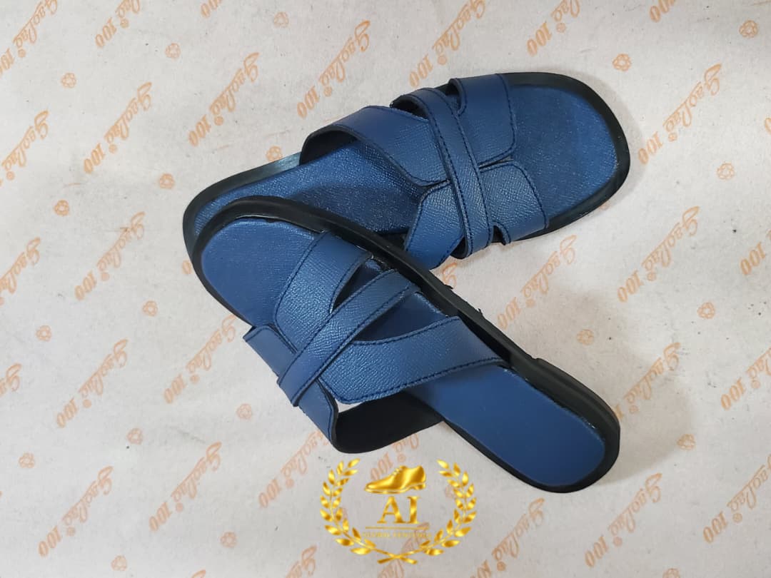AyoIsaacOn24637's tweet image. Covered. Comfortable. Confident.
A shoe designed for people who take their steps seriously.

📩 DM to order
wa.me/+2349063601695
Email: ayoisaacglobalventures@gmail.com
Website: aigv. com. ng
#AIGlobalVentures #AIGV #Footwear #CustomShoe #Quality #shoes #SlidesAndSandals
