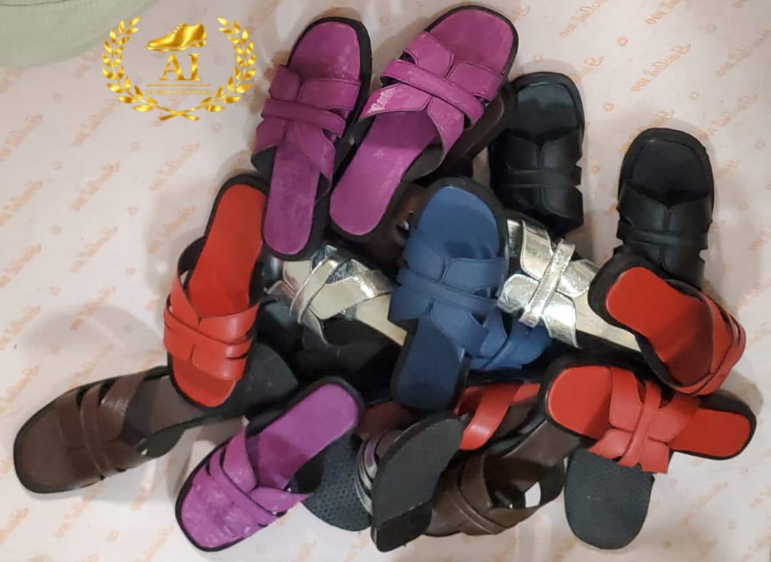 AyoIsaacOn24637's tweet image. Covered. Comfortable. Confident.
A shoe designed for people who take their steps seriously.

📩 DM to order
wa.me/+2349063601695
Email: ayoisaacglobalventures@gmail.com
Website: aigv. com. ng
#AIGlobalVentures #AIGV #Footwear #CustomShoe #Quality #shoes #SlidesAndSandals