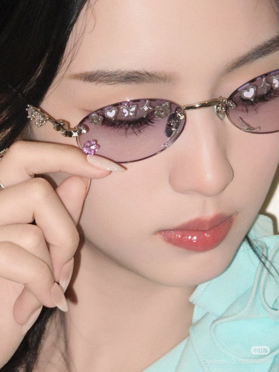 yeah_zhouye's tweet photo. 🌷🦋✨💜
#PARZIN #ParzinXZhouYe
#周也 #ZhouYe #โจวเหย่ https://t.co/PUtZQ8sZlm