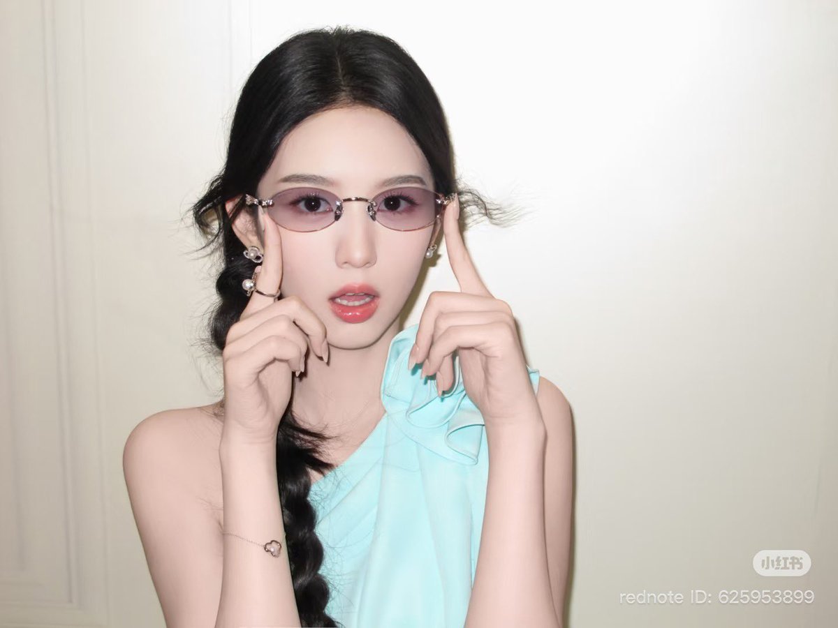 yeah_zhouye's tweet photo. 🌷🦋✨💜
#PARZIN #ParzinXZhouYe
#周也 #ZhouYe #โจวเหย่ https://t.co/PUtZQ8sZlm