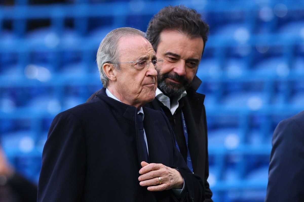 MADRlDISTAS's tweet photo. 🚨 A diretoria do Real Madrid continua convencida de que o elenco tem mais potencial do que Ancelotti, Xabi e Arbeloa conseguiram extrair dele nos últimos dois anos. 

Eles insistem que as lesões têm prejudicado a equipe e que cabe ao técnico fazer com que os jogadores se entendam.

@AbrahamPRomero @elmundoes