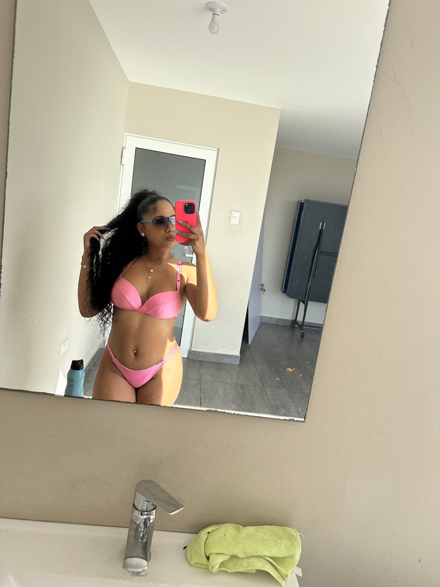 SmallzAngel's tweet photo. Oh just a boss bitch https://t.co/22nL17kSPC