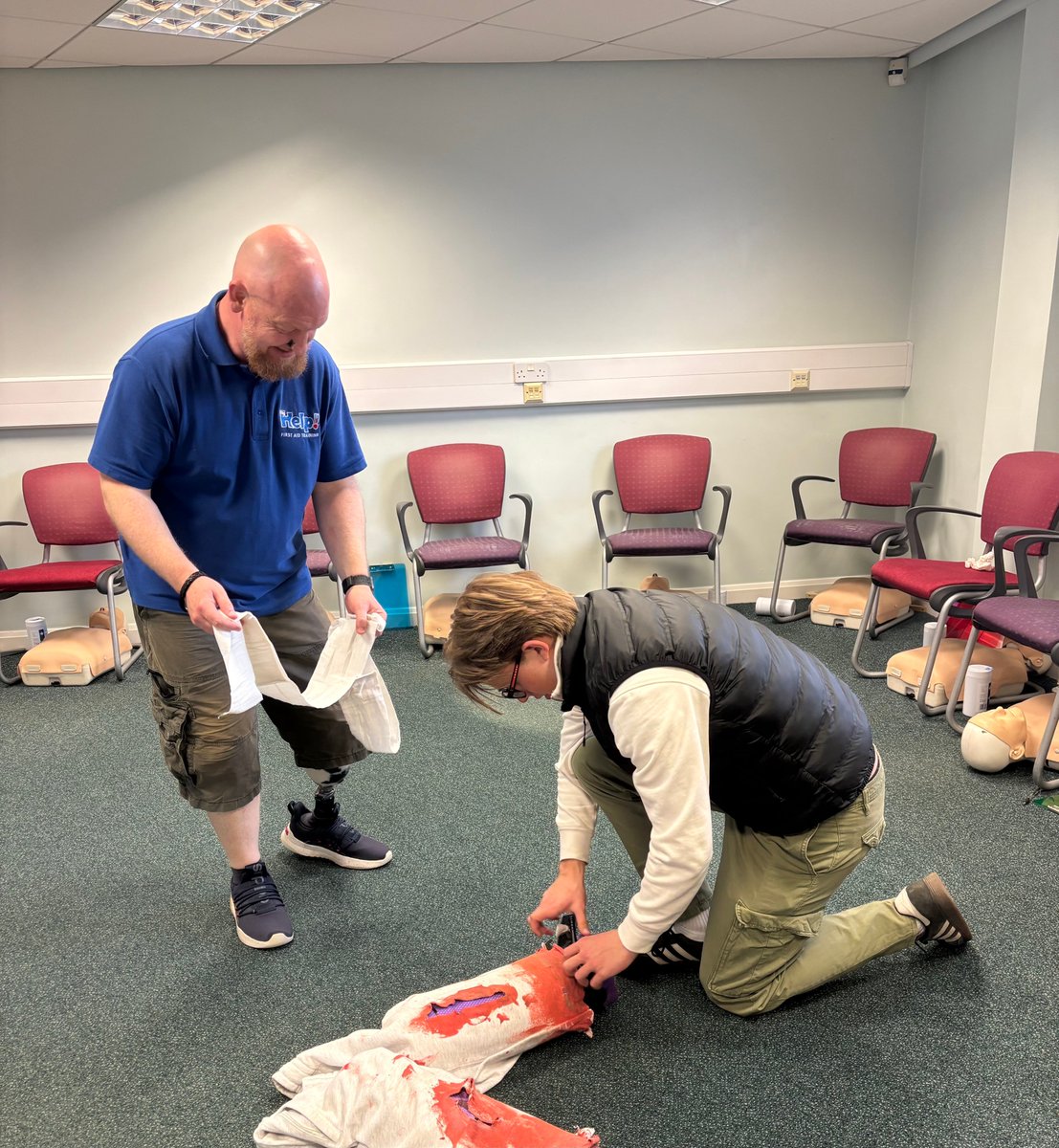 HelpFirst's tweet photo. Here's Graham teaching one of our learners the correct method for applying  a tourniquet.
First aid for catastrophic bleeds is now taught on all of our Emergency First Aid at Work, First Aid at Work and Ofsted compliant Paediatric First Aid courses.

#helpfirstaidtraining https://t.co/4SVkwtLCJ1