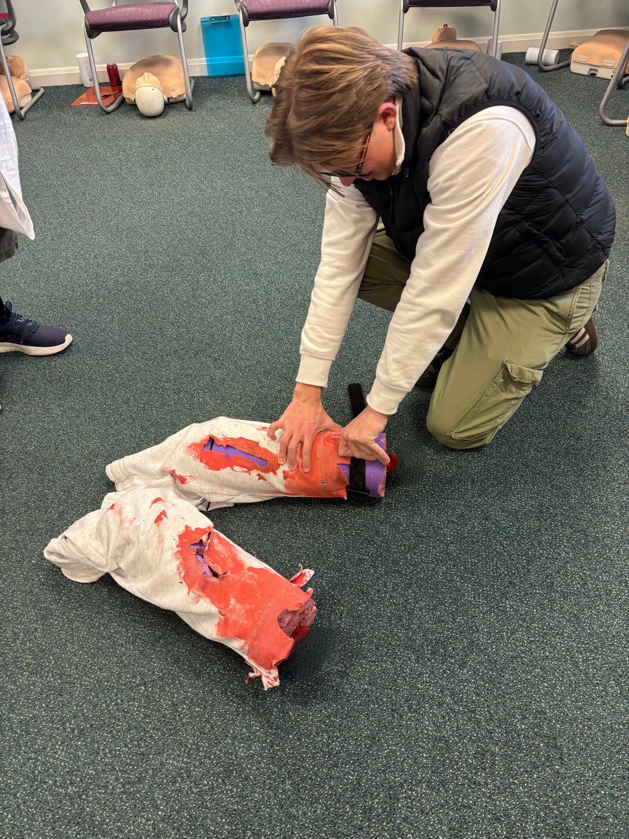 HelpFirst's tweet photo. Here's Graham teaching one of our learners the correct method for applying  a tourniquet.
First aid for catastrophic bleeds is now taught on all of our Emergency First Aid at Work, First Aid at Work and Ofsted compliant Paediatric First Aid courses.

#helpfirstaidtraining https://t.co/4SVkwtLCJ1