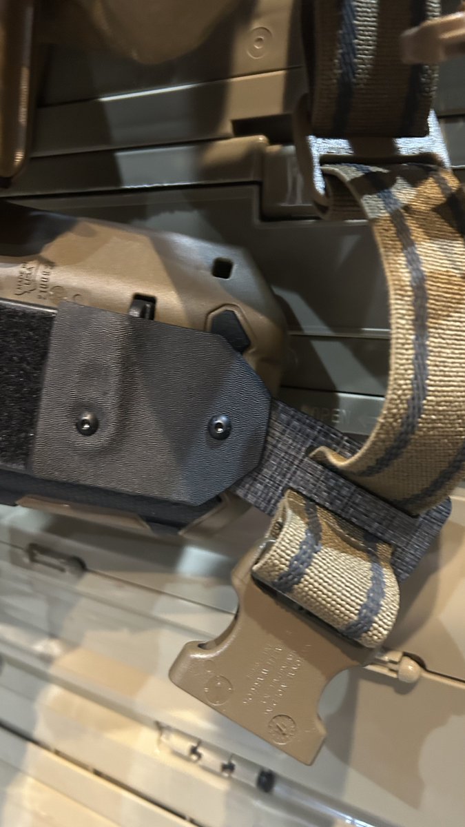 ﾆｾﾈｺ tweet media